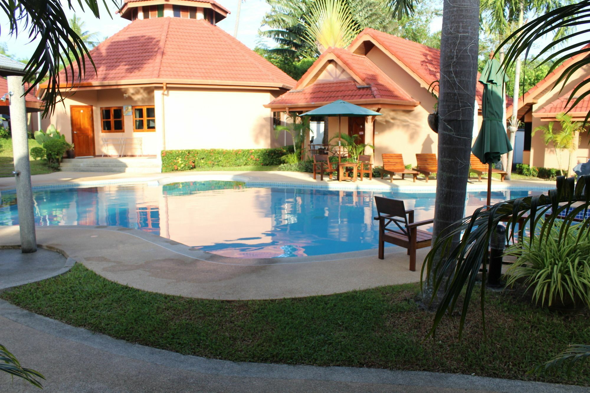 The Resort Happy Elephant Rawai Экстерьер фото