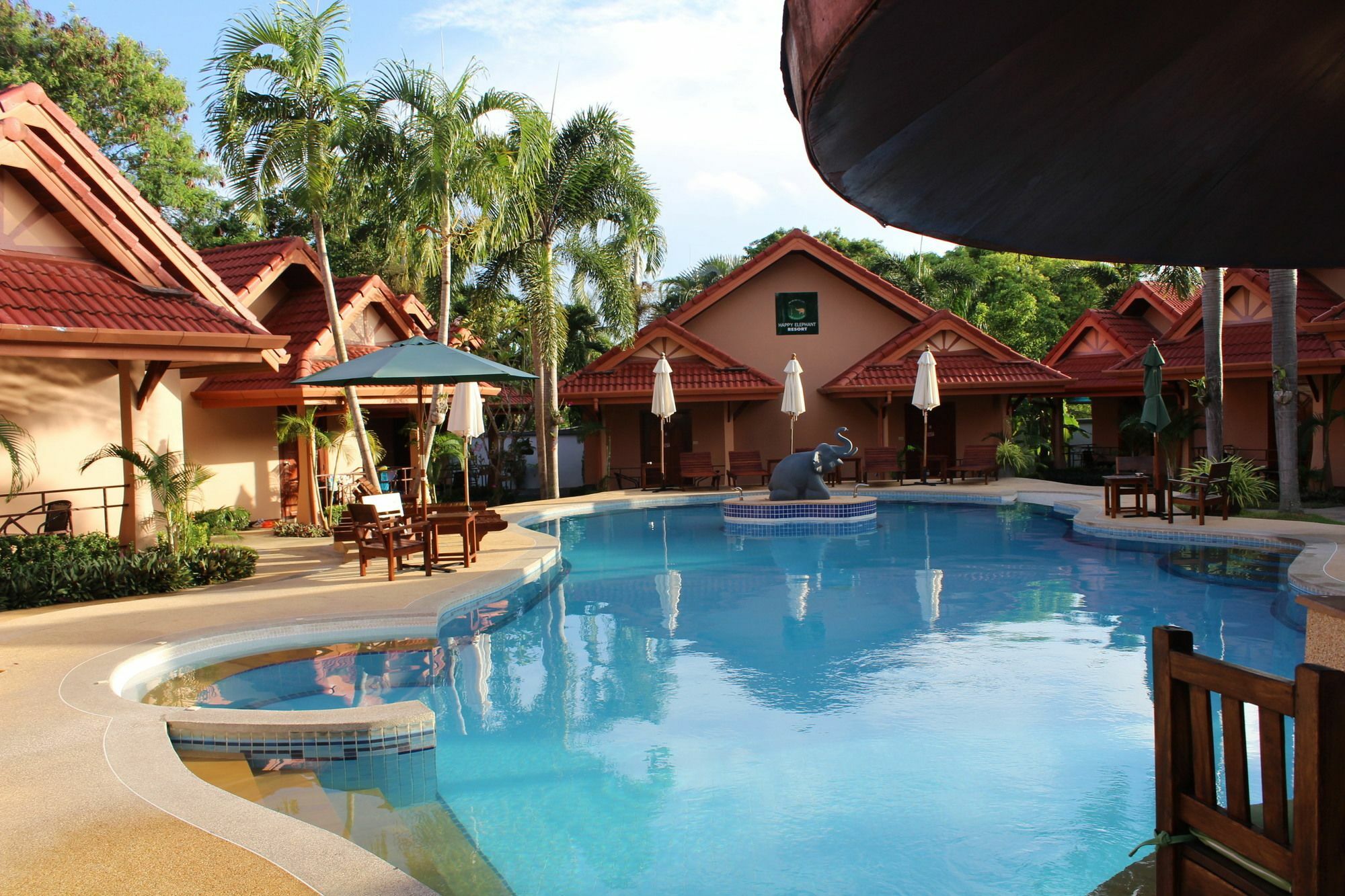 The Resort Happy Elephant Rawai Экстерьер фото