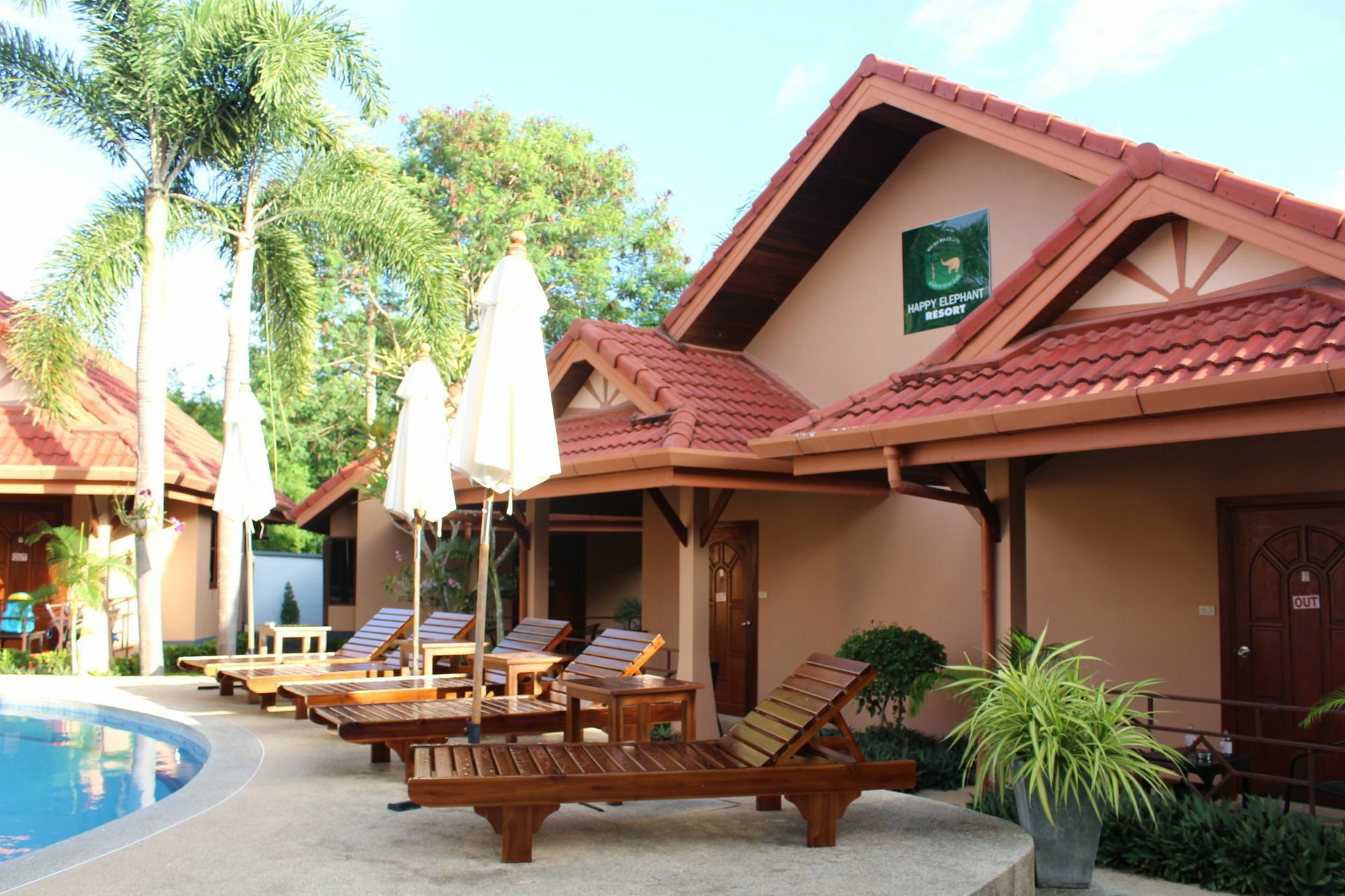 The Resort Happy Elephant Rawai Экстерьер фото